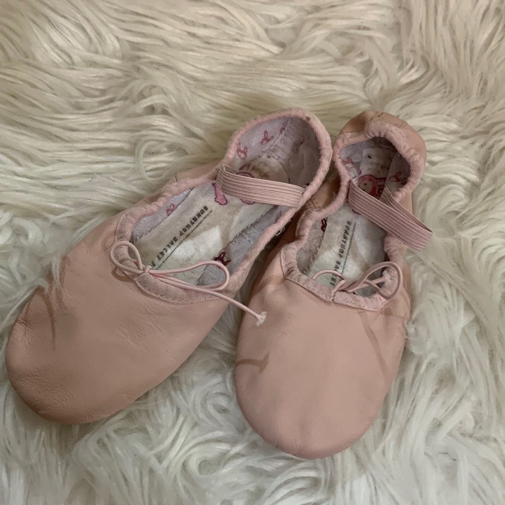 🟢3 for $20. BUNNYHOP pink leather ballet shoes